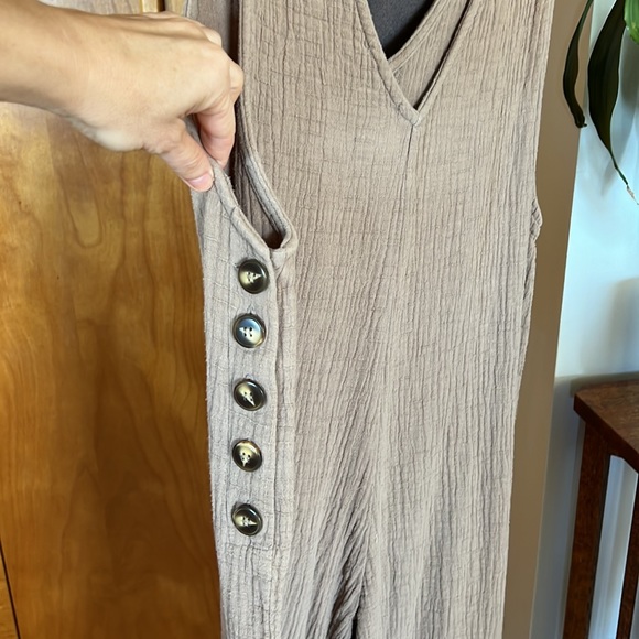 Linen, loose fitting, taupe jumper. - Picture 2 of 4